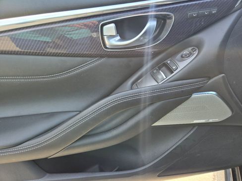 Used 2018 INFINITI Q60 Red Sport 400 w/ Sensory Package 3.0T Sport image 7