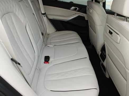 Used 2026 BMW X5 xDrive40i w/ Climate Comfort Package image 25