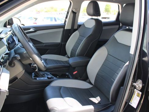 Certified 2022 Volkswagen Taos SEL AWD/4WD image 7