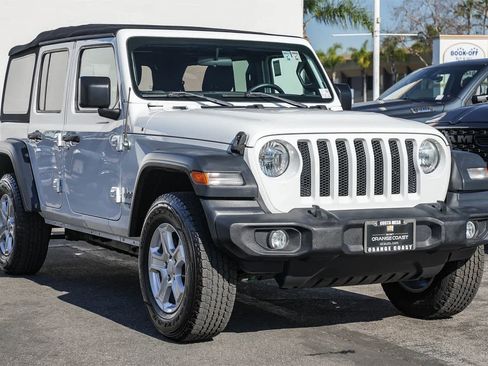 Used 2018 Jeep Wrangler Unlimited Sport S image 3
