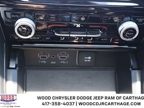 Used 2024 Jeep Grand Cherokee Altitude AWD/4WD image 12