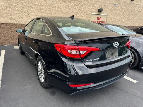 Used 2016 Hyundai Sonata SE w/ Cargo Package FWD image 4
