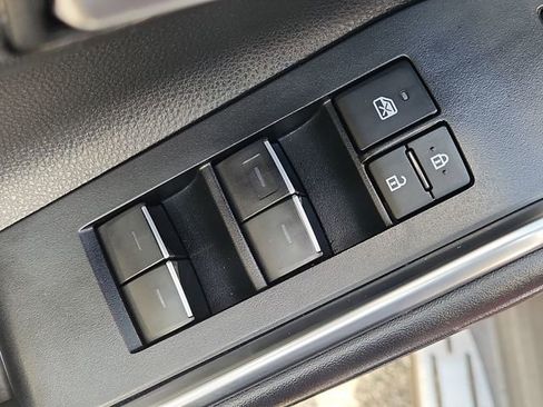 Used 2024 Toyota Highlander Platinum AWD/4WD image 23
