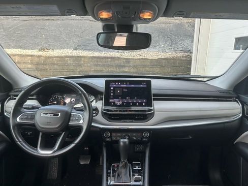 Certified 2022 Jeep Compass Limited image 10