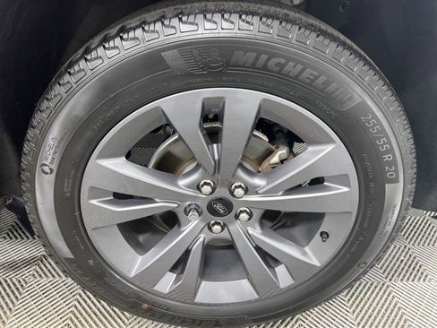 Used 2023 Ford Explorer XLT w/ Equipment Group 202A image 10