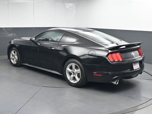 Used 2015 Ford Mustang Coupe image 6
