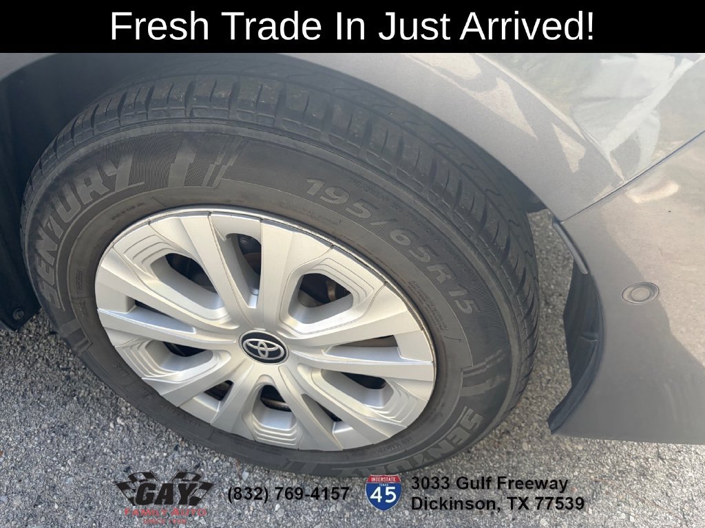 Used 2020 Toyota Prius LE FWD image 6
