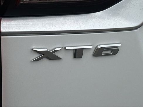 Certified 2023 Cadillac XT6 Premium Luxury FWD image 4