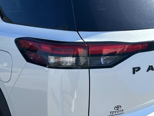 Used 2023 Nissan Pathfinder SL w/ Black Appearance Package AWD/4WD image 8
