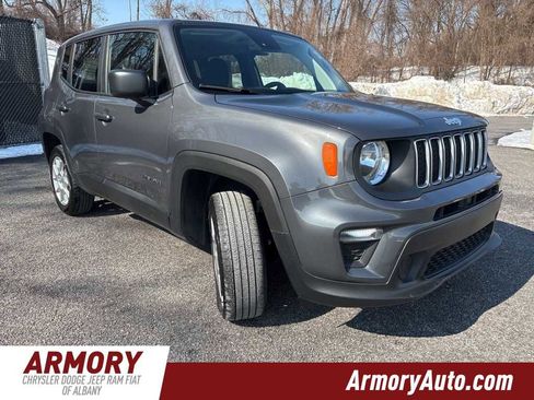 Used 2023 Jeep Renegade Latitude image 3
