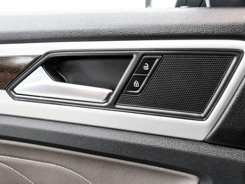 Used 2021 Volkswagen Atlas SE FWD image 42