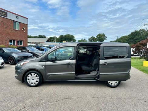 Used 2021 Ford Transit Connect XLT FWD image 6