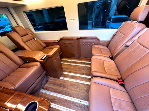 Used 2019 Mercedes-Benz Sprinter 144 image 23