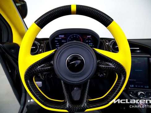Used 2022 McLaren 765LT RWD image 16