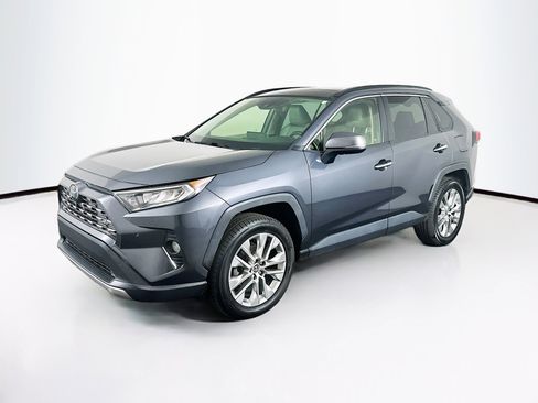 Used 2020 Toyota RAV4 Limited AWD/4WD image 3