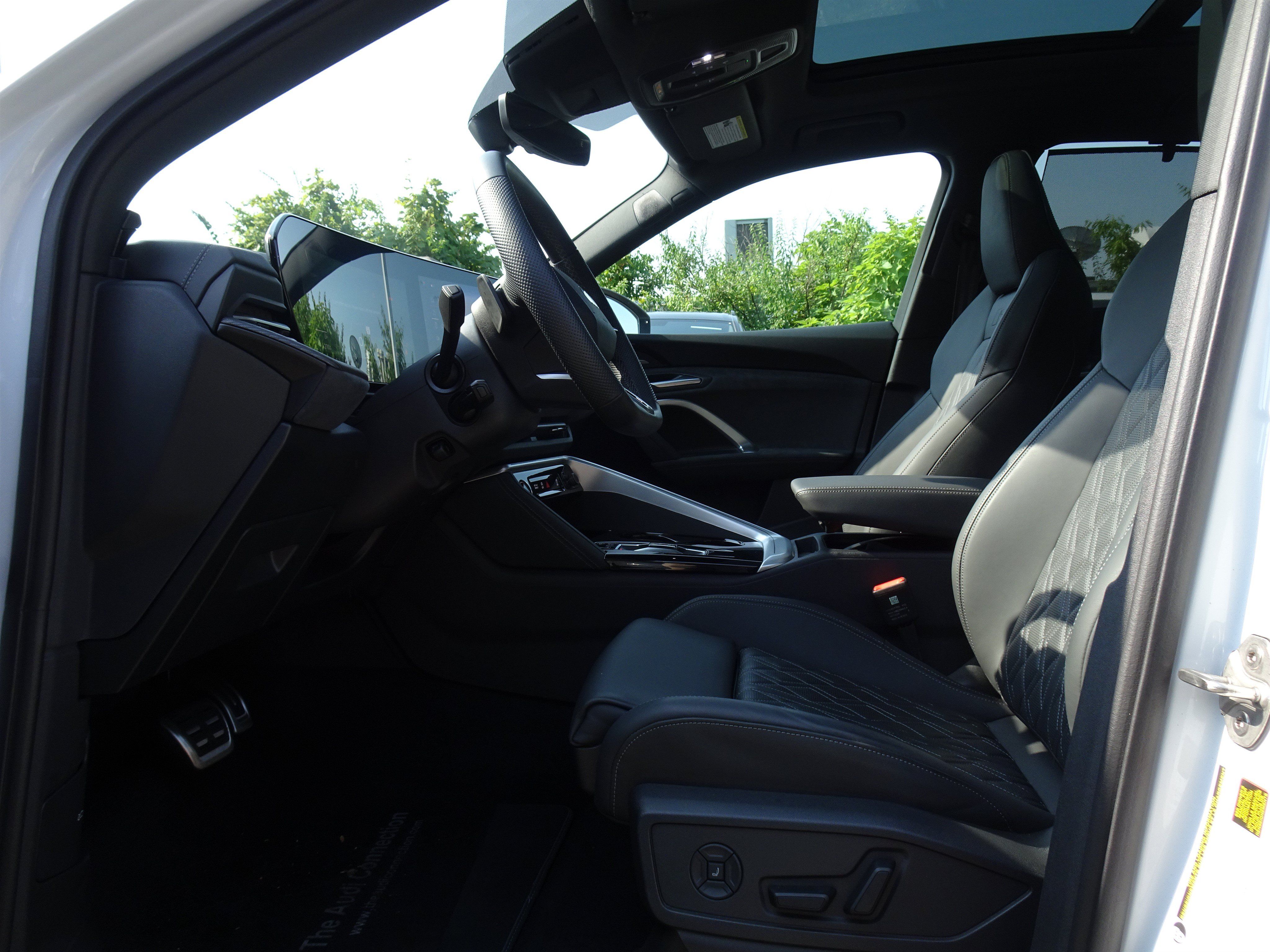 Certified 2025 Audi SQ5 Premium Plus AWD/4WD image 9