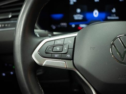 Used 2022 Volkswagen Tiguan SE w/ Panoramic Sunroof Package image 26