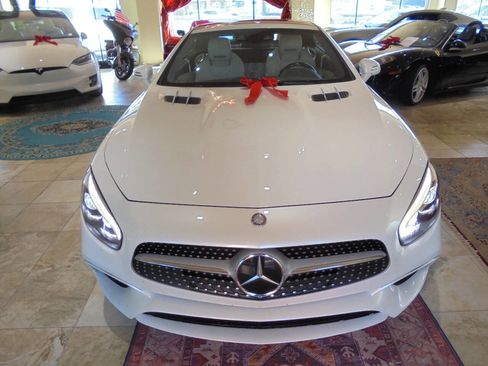 Used 2017 Mercedes-Benz SL 550 image 6