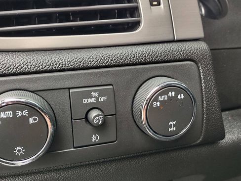 Used 2013 Chevrolet Silverado 1500 LTZ AWD/4WD image 15
