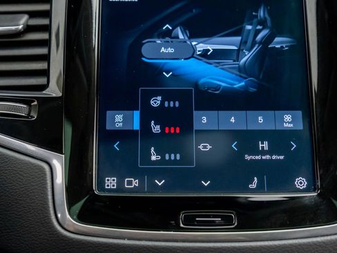 Used 2024 Volvo XC90 B6 Ultimate w/ Protection Package image 28