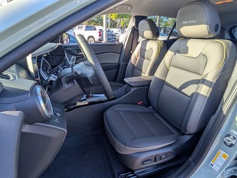 Used 2025 Chevrolet Trax ACTIV w/ Driver Confidence Package FWD image 4