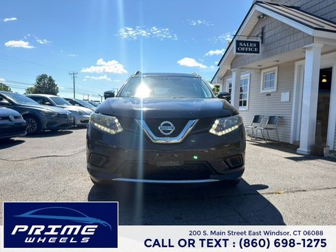 Used 2014 Nissan Rogue SV w/ SV Family Package AWD/4WD image 2