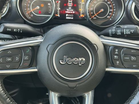 Certified 2022 Jeep Wrangler Unlimited Sahara image 12