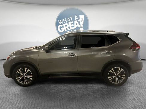 Used 2019 Nissan Rogue SV w/ Premium Package FWD image 8