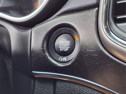 Used 2018 Jeep Grand Cherokee Limited image 25