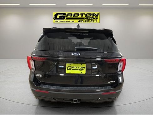Used 2025 Ford Explorer ST-Line w/ ST-Line Street Pack image 4