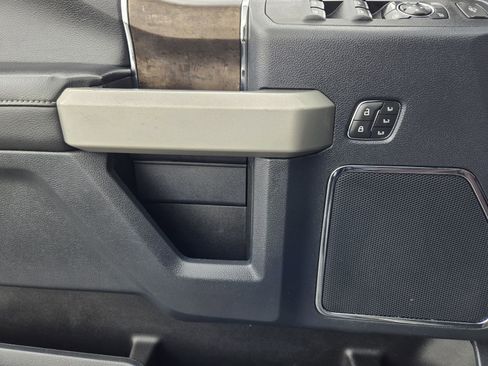 Used 2022 Ford F250 Lariat w/ Black Appearance Package AWD/4WD image 21