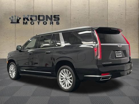 Used 2024 Cadillac Escalade ESV Luxury AWD/4WD image 6