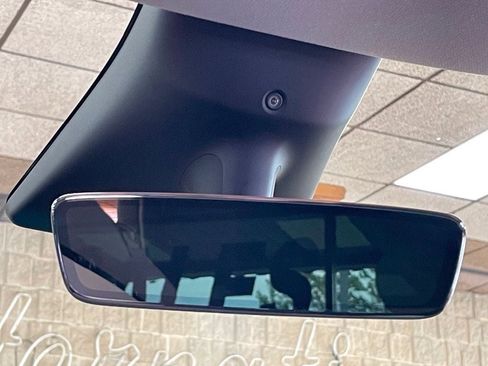 Used 2023 Tesla Model Y Long Range AWD/4WD image 43