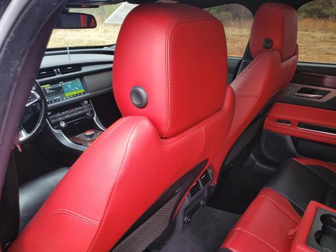 Used 2018 Jaguar XF First Edition image 44