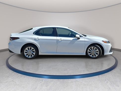 Used 2023 Toyota Camry LE FWD image 4