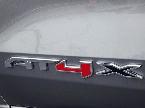 Used 2025 GMC Canyon AT4 w/ AT4X Package image 7