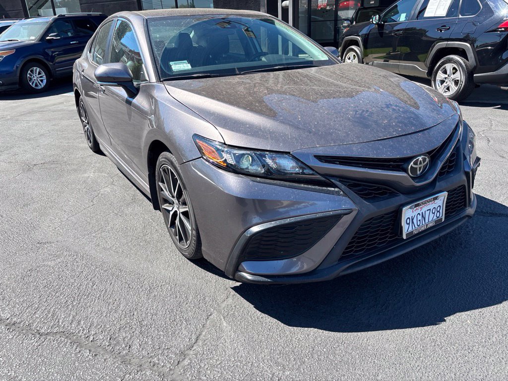 Used 2024 Toyota Camry SE FWD image 2