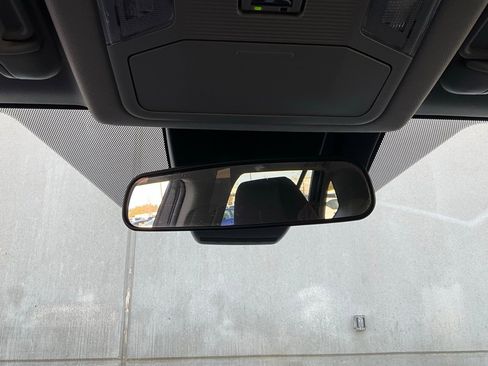 Used 2025 Toyota RAV4 XLE image 18