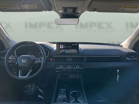 Used 2025 Honda Pilot Touring image 16
