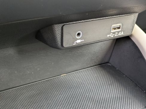 Certified 2025 Subaru Forester image 26