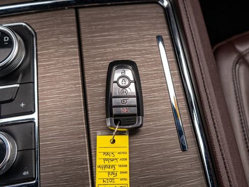 Used 2024 Ford Expedition Limited image 34