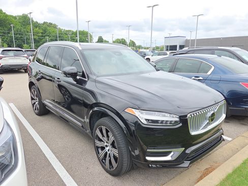 Used 2024 Volvo XC90 B6 Ultimate w/ Protection Package AWD/4WD image 2