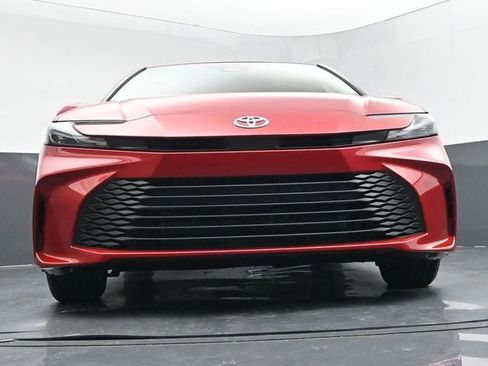 Used 2025 Toyota Camry LE FWD image 34