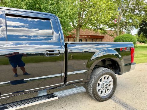 Used 2019 Ford F250 Lariat w/ Lariat Ultimate Package AWD/4WD image 16
