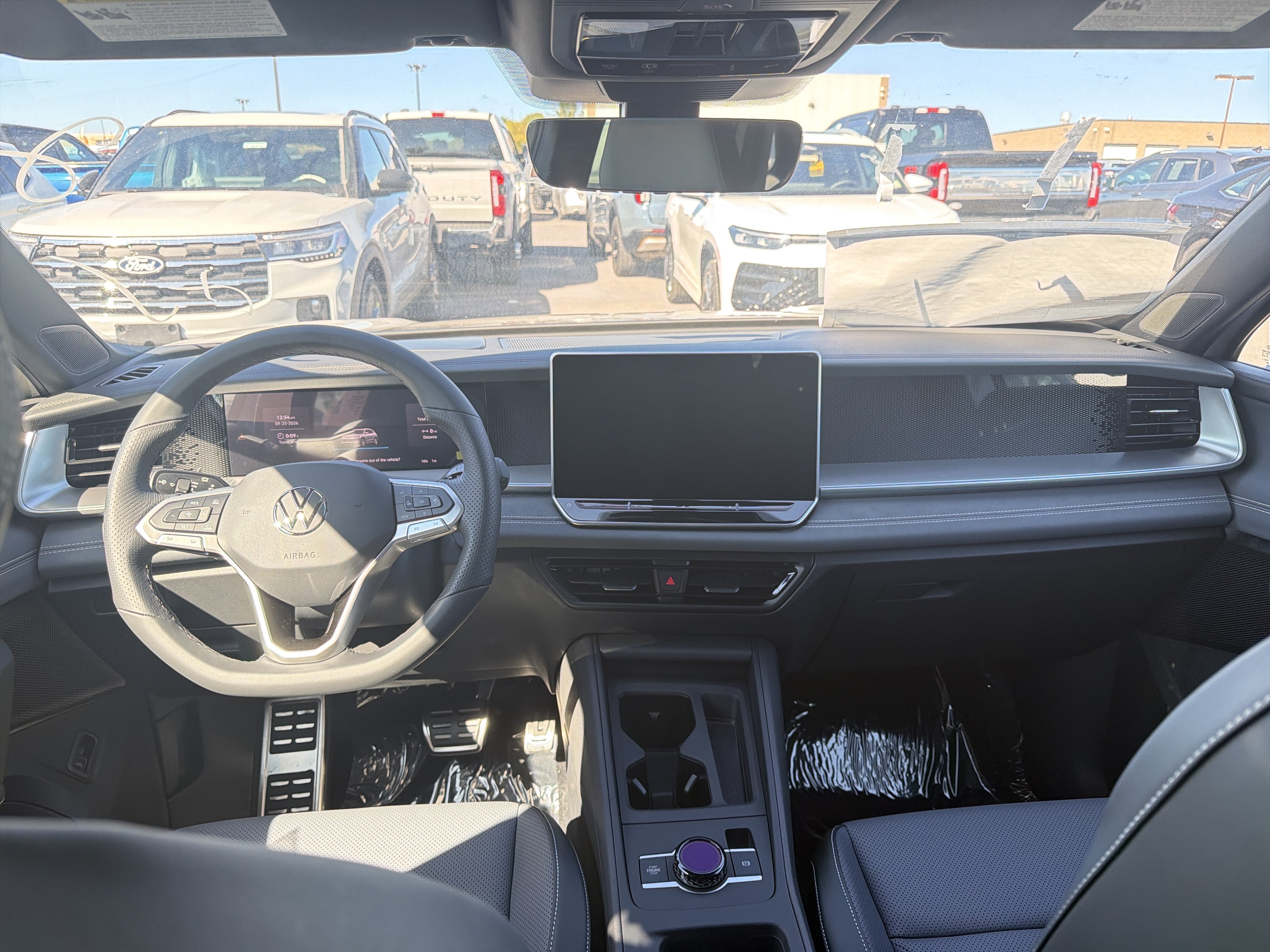 New 2026 Volkswagen Tiguan SE R-Line AWD/4WD image 12