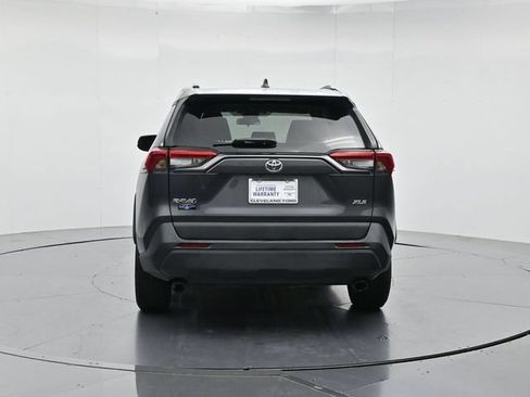 Used 2019 Toyota RAV4 XLE FWD image 8