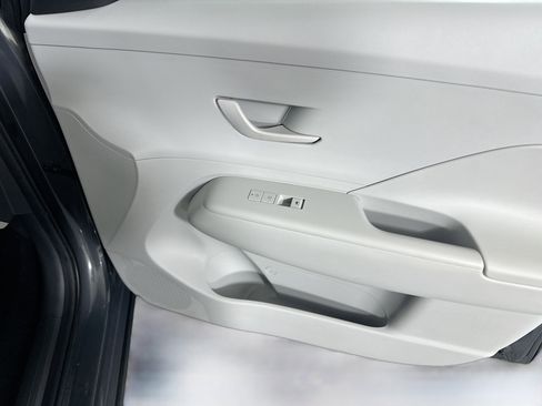 Used 2024 Hyundai Kona SEL image 30