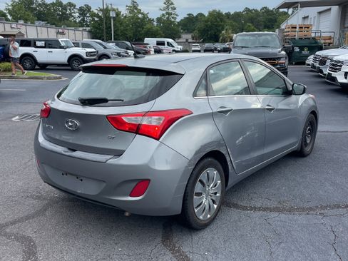 Used 2016 Hyundai Elantra GT FWD image 9