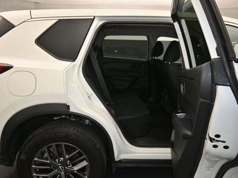 Used 2024 Nissan Rogue S image 24