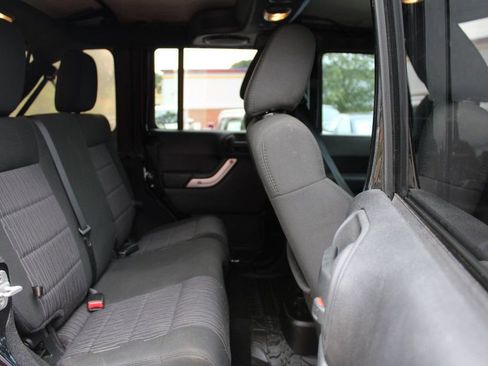 Used 2012 Jeep Wrangler Unlimited Sahara w/ Connectivity Group AWD/4WD image 23